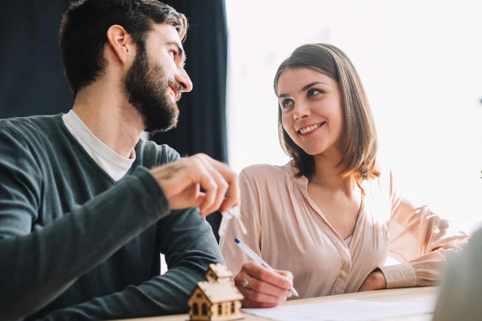 4 vantagens de morar em um studio: confira!